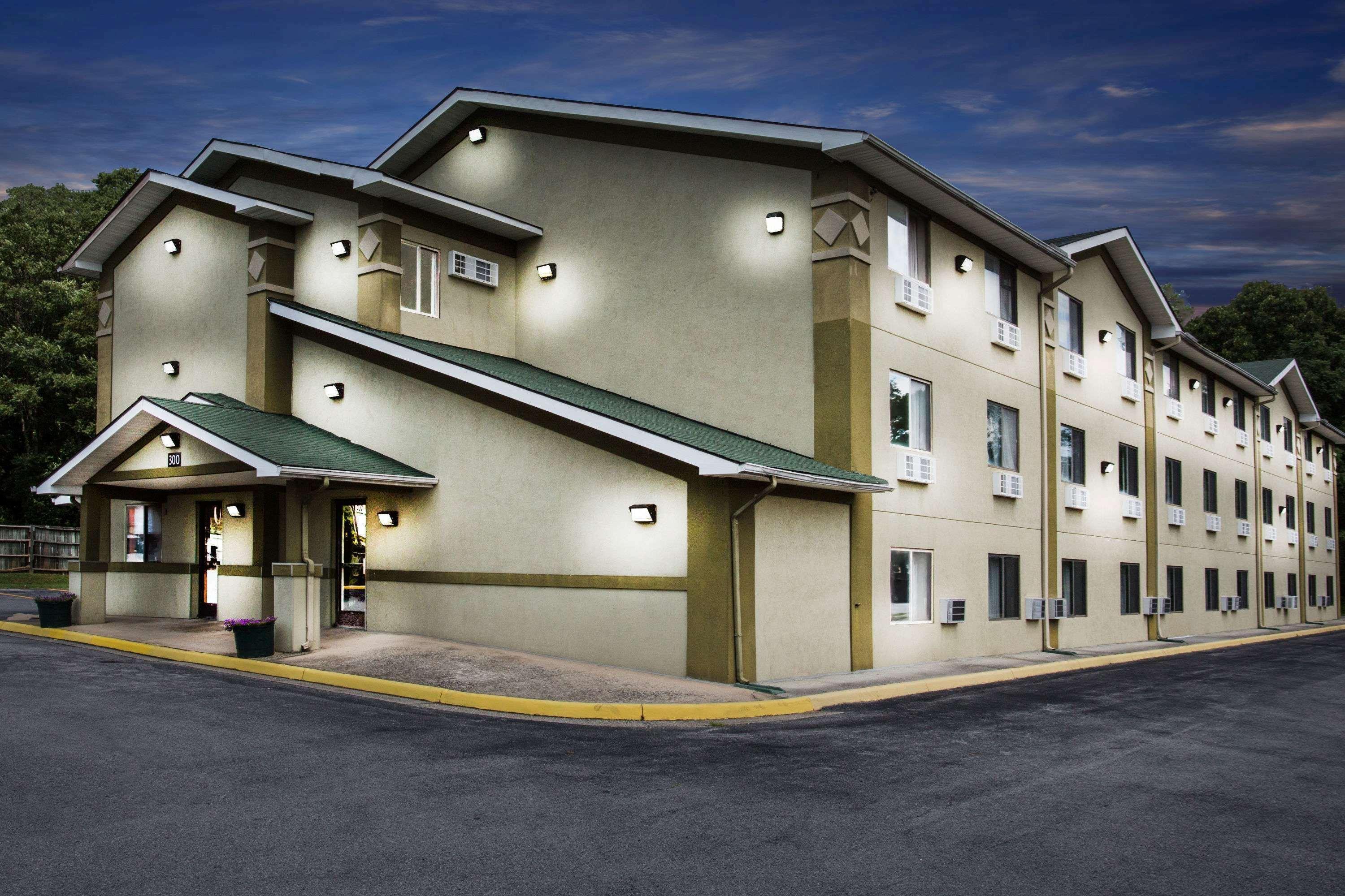 Super 8 By Wyndham Salem Va Motel Exterior foto